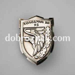 Виготовлення відзнак методом штампування латуні, гравіювання. Покриття Dobroznak - позолота.