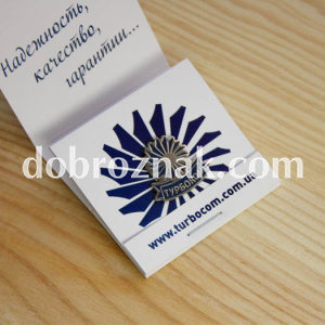 Упаковка-книжка для значків